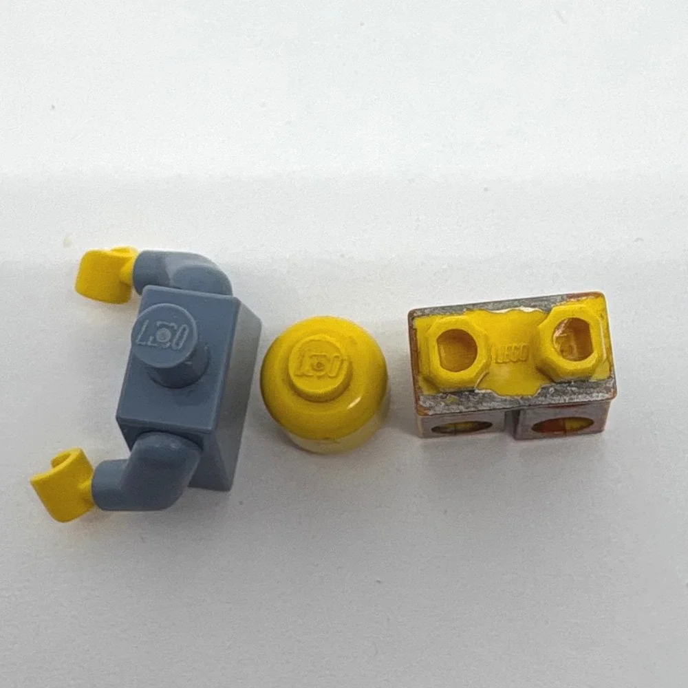 LEGO Minifigure Classic Yellow Smiley Face Sand Blue Torso Yellow Legs Vintage